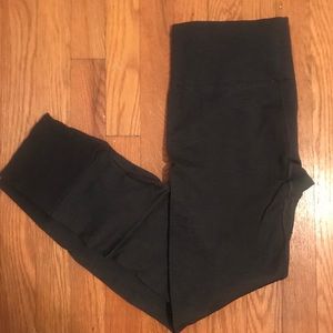High-rise Lululemon 7/8 length pants in charcoal